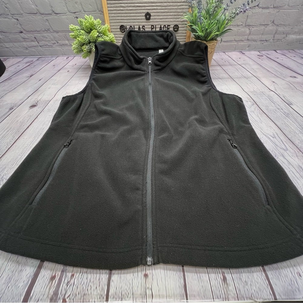 Polar Fleece Vest with Zip Front & Zip Pockets-Black-EUC